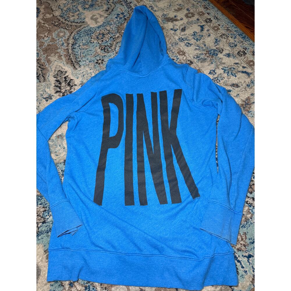 2010 Vs Pink pullover